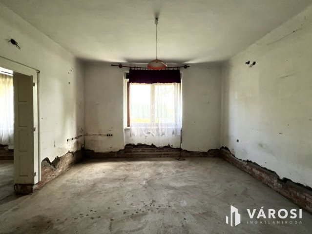 Eladó családi ház, Békéscsabán 39 M Ft, 3 szobás
