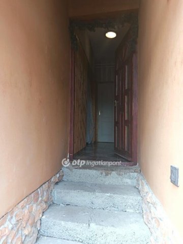 Eladó családi ház, Gyöngyöstarjánon 17 M Ft, 4 szobás