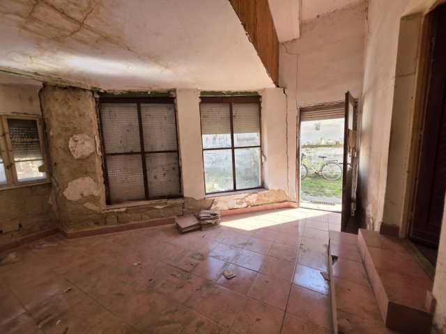 Eladó családi ház, Adonyban 35 M Ft, 4 szobás