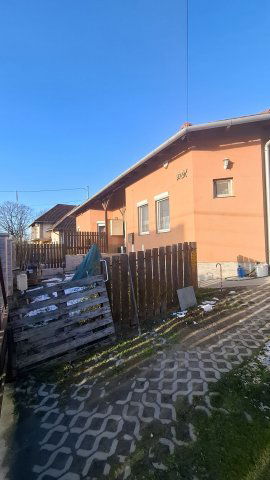 Eladó családi ház, Szigetszentmiklóson 98 M Ft, 3 szobás