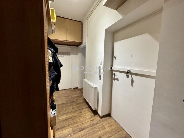 Eladó téglalakás, Budapesten, XV. kerületben 68.9 M Ft, 2 szobás