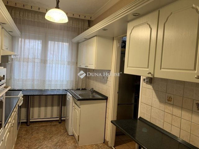 Eladó családi ház, Örkényen 59.9 M Ft, 4 szobás