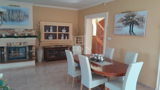 Eladó családi ház, Szegeden 199 M Ft, 5 szobás