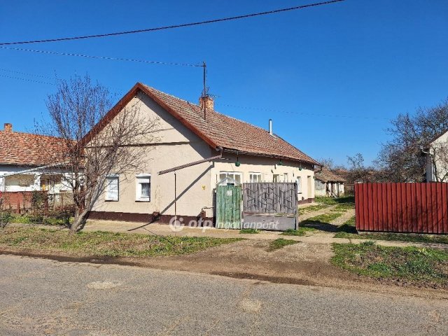 Eladó családi ház, Tiszaörsön 12.99 M Ft, 2 szobás