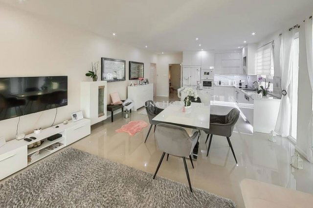 Eladó családi ház, Kecskeméten 103.9 M Ft, 4 szobás