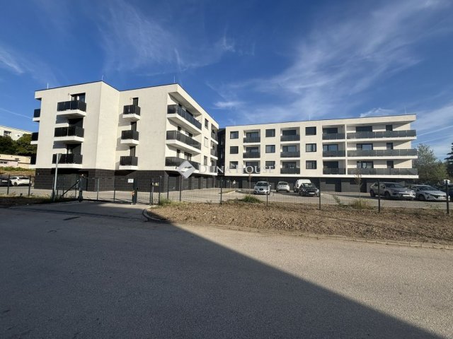 Kiadó téglalakás, albérlet, Tatabányán 250 E Ft / hó
