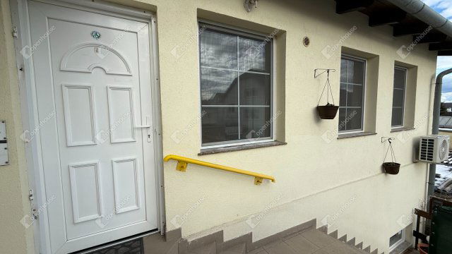 Eladó téglalakás, Sopronban 42.5 M Ft, 2 szobás