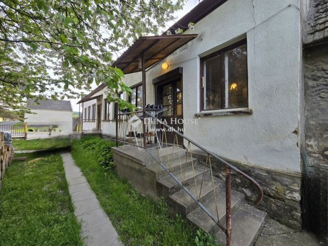 Eladó családi ház, Bakonyoszlopban 25.9 M Ft, 3 szobás