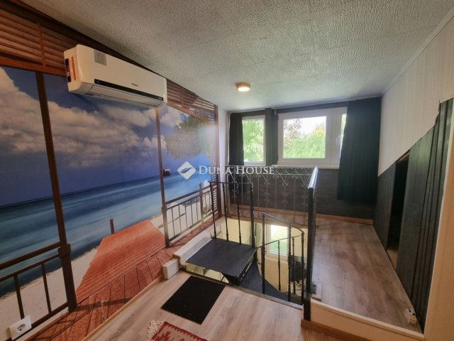 Eladó nyaraló, Gárdonyban 39.9 M Ft, 2 szobás