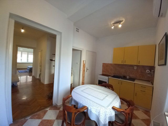 Kiadó téglalakás, albérlet, Pécsett, Toldi Miklós utcában