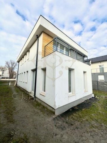 Eladó téglalakás, Siófokon 49.9 M Ft, 2 szobás