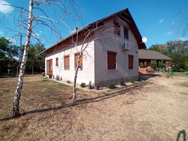 Eladó családi ház, Baján, Mérleg utcában 69.99 M Ft