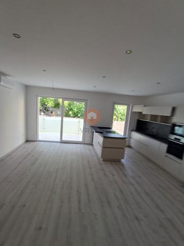 Kiadó téglalakás, albérlet, Pécsett 400 E Ft / hó, 3 szobás