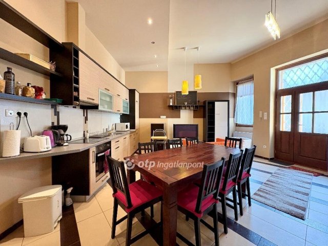 Eladó téglalakás, Budapesten, VIII. kerületben 129.9 M Ft