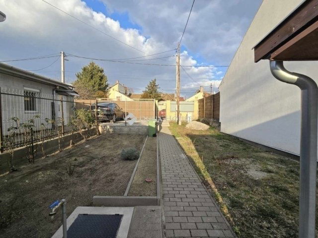 Eladó téglalakás, Budapesten, XX. kerületben 34.9 M Ft