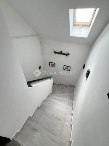 Eladó ikerház, Budapesten, XVI. kerületben 120 M Ft, 4 szobás