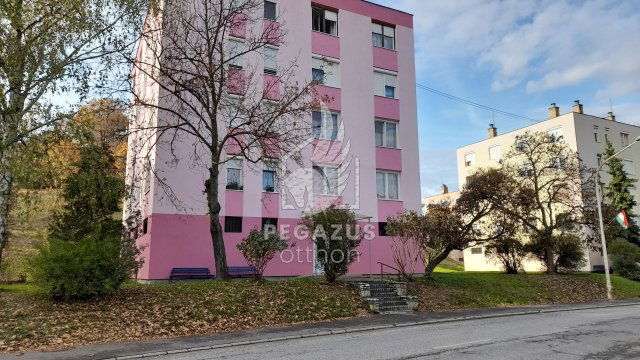 Eladó téglalakás, Ózdon 10.9 M Ft, 2 szobás