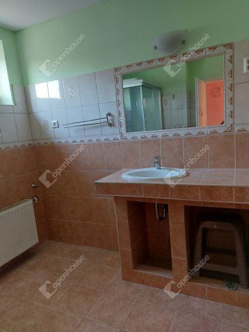 Eladó családi ház, Koroncón 50 M Ft, 2 szobás