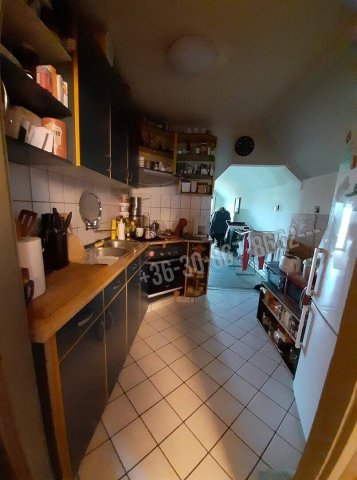 Eladó családi ház, Dunaújvárosban 65 M Ft, 4+1 szobás