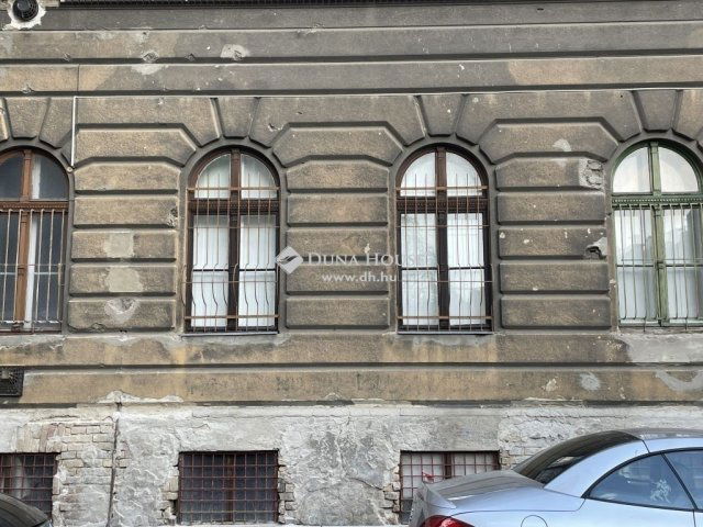 Eladó téglalakás, Budapesten, VIII. kerületben 43.5 M Ft