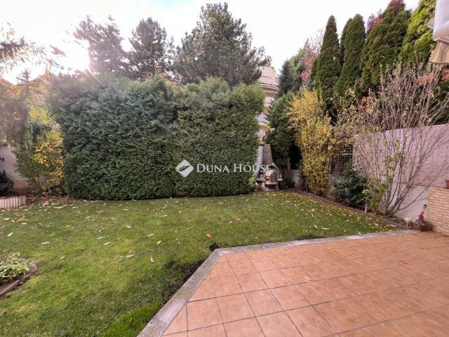 Eladó családi ház, Budapesten, XI. kerületben, Beregszász úton