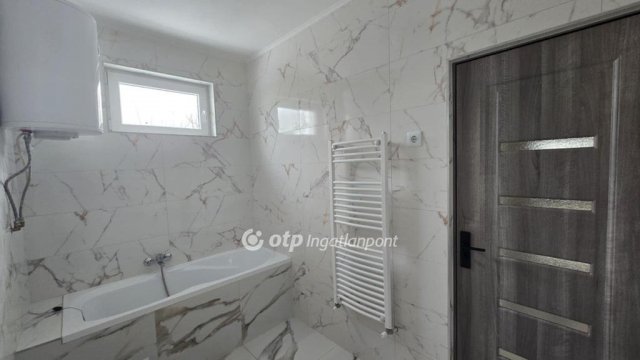 Eladó családi ház, Nádudvaron 48 M Ft, 2 szobás