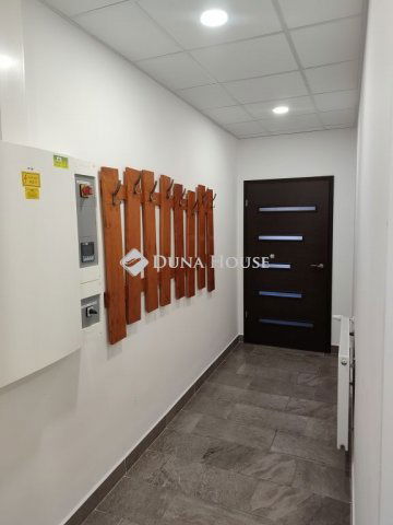 Eladó iroda, Békéscsabán, Dr. Becsey Oszkár utcában 66.5 M Ft