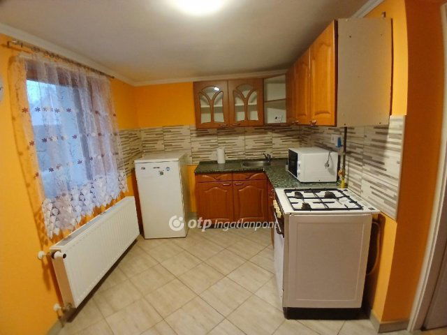 Eladó családi ház, Kiskunfélegyházán 46.8 M Ft, 3 szobás