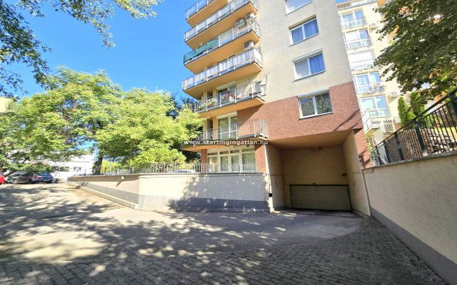 Eladó garázs, Budapesten, XI. kerületben, Nádorliget utcában