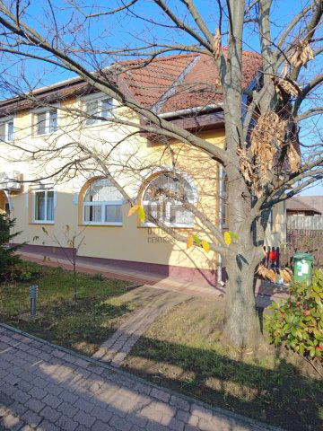 Eladó családi ház, Tatabányán 164 M Ft, 6 szobás