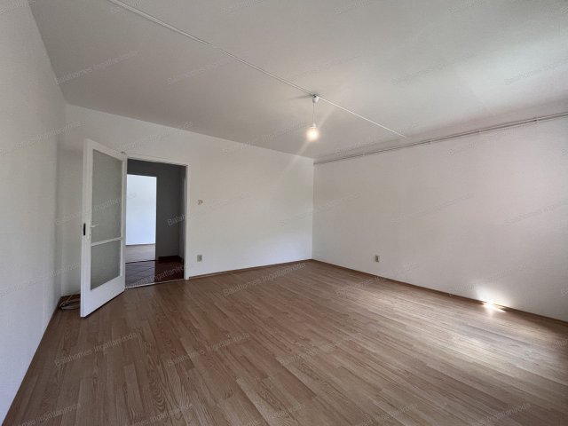 Eladó panellakás, Siófokon 54.5 M Ft, 2 szobás