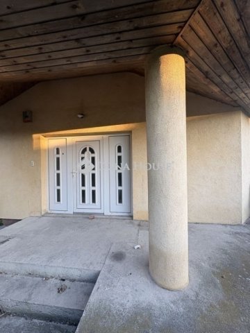 Eladó családi ház, Kiskunlacházán 89.9 M Ft, 4 szobás