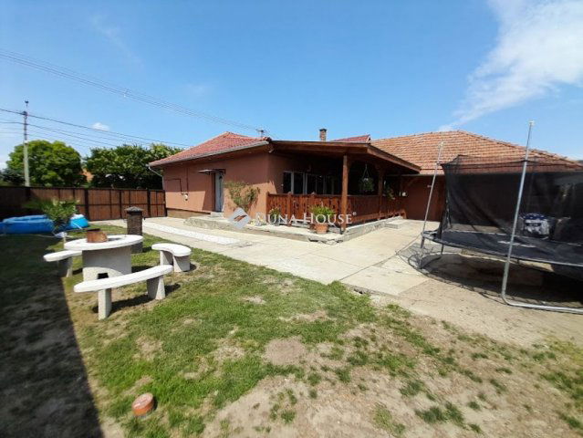 Eladó családi ház, Békéscsabán 44.9 M Ft, 3 szobás
