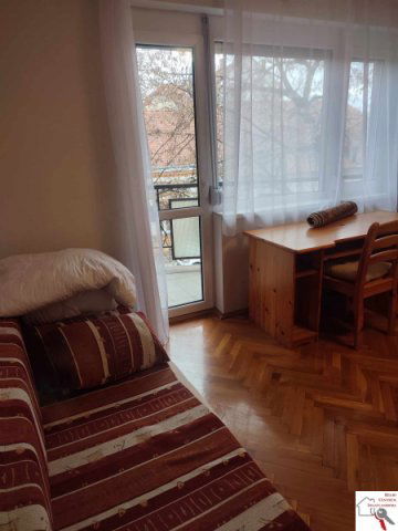 Kiadó téglalakás, albérlet, Pécsett 230 E Ft / hó, 3 szobás