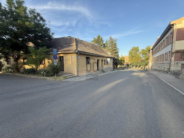 Eladó ipari ingatlan, Siklóson 4 M Ft / költözzbe.hu
