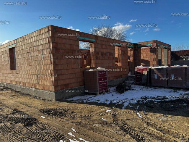 Eladó ikerház, Vácrátóton 92 M Ft, 2+2 szobás