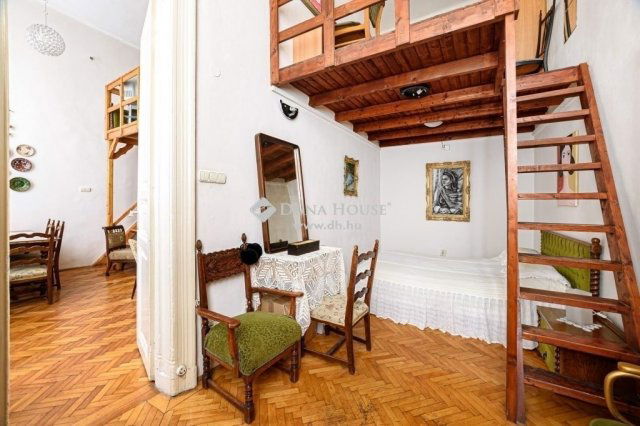 Eladó téglalakás, Budapesten, VI. kerületben 84.9 M Ft, 2 szobás