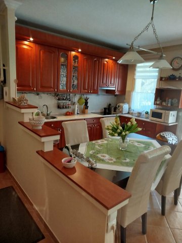 Eladó téglalakás, Szegeden 76.9 M Ft, 2+1 szobás