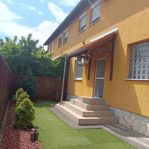 Eladó téglalakás, Vecsésen 73 M Ft, 3+1 szobás
