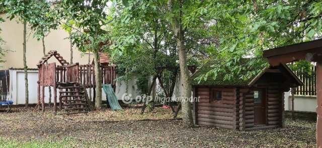 Eladó családi ház, Debrecenben 325 M Ft, 2+3 szobás