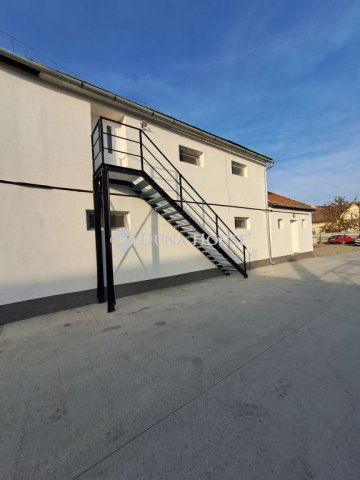 Eladó üzlethelyiség, Szentlőrincen 150 M Ft
