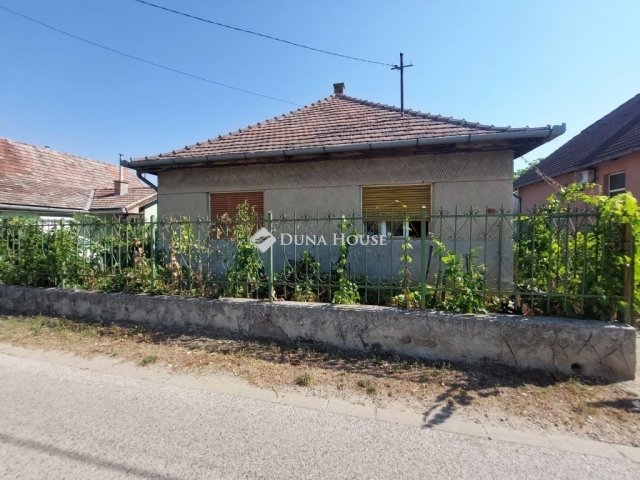 Eladó családi ház, Sződön 38 M Ft, 2 szobás