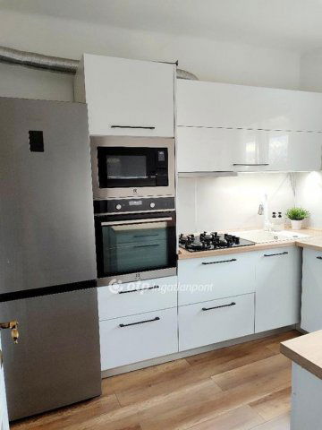 Eladó téglalakás, Egerben 84.9 M Ft, 4+1 szobás