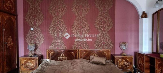 Eladó sorház, Budapesten, XVII. kerületben 190.5 M Ft, 11 szobás