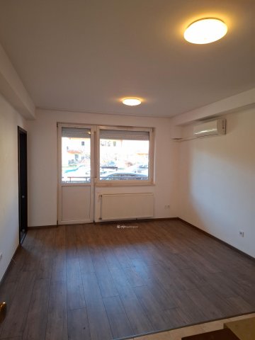 Eladó téglalakás, Szigetszentmiklóson 61.5 M Ft, 2+2 szobás