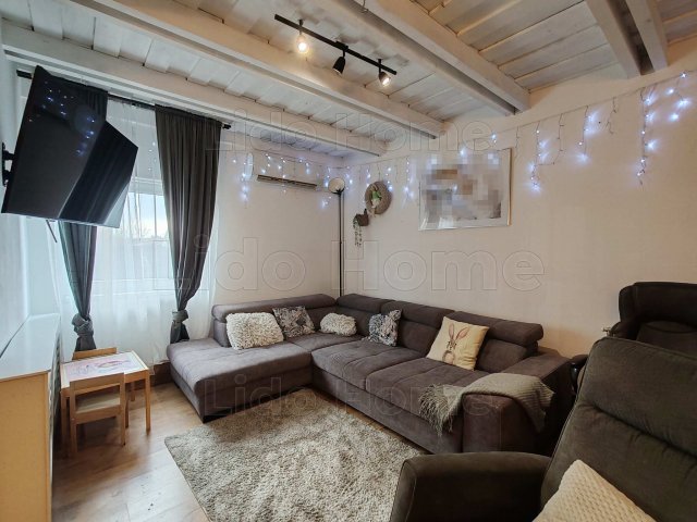 Eladó családi ház, Balatonkeresztúron 109.9 M Ft, 4 szobás