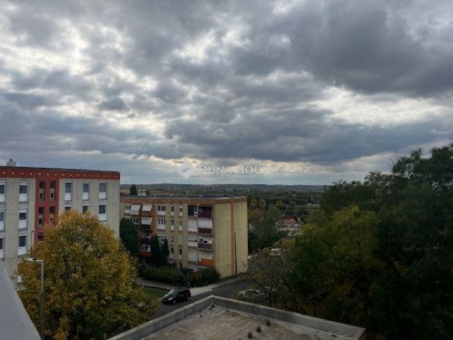 Eladó panellakás, Pécsett 47.5 M Ft, 2 szobás