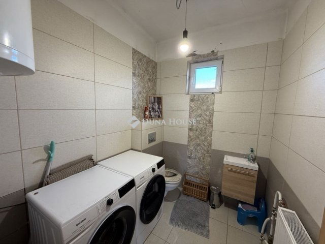 Eladó családi ház, Kókán 89.4 M Ft, 5 szobás