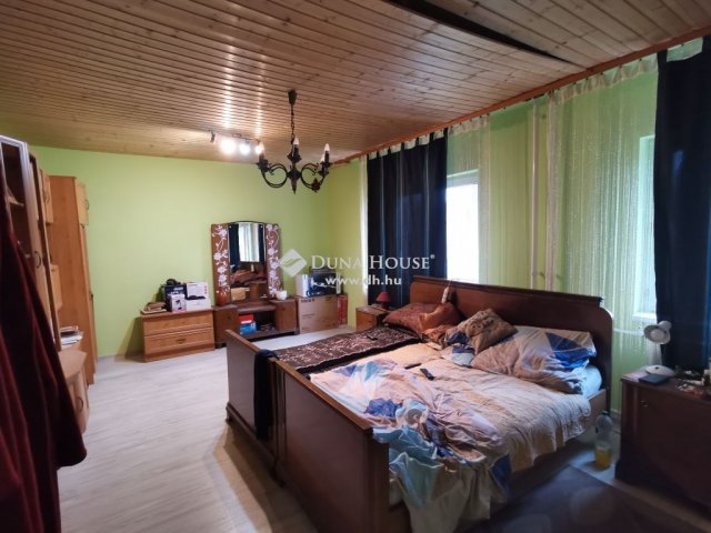 Eladó családi ház, Kecskéden 55.9 M Ft, 4 szobás