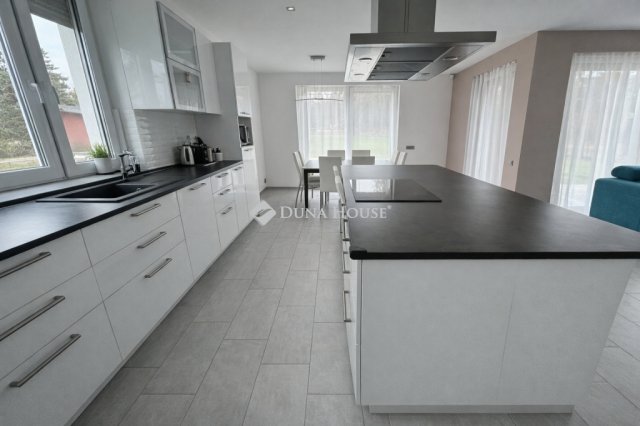 Eladó családi ház, Őrbottyánban 189.9 M Ft, 3 szobás